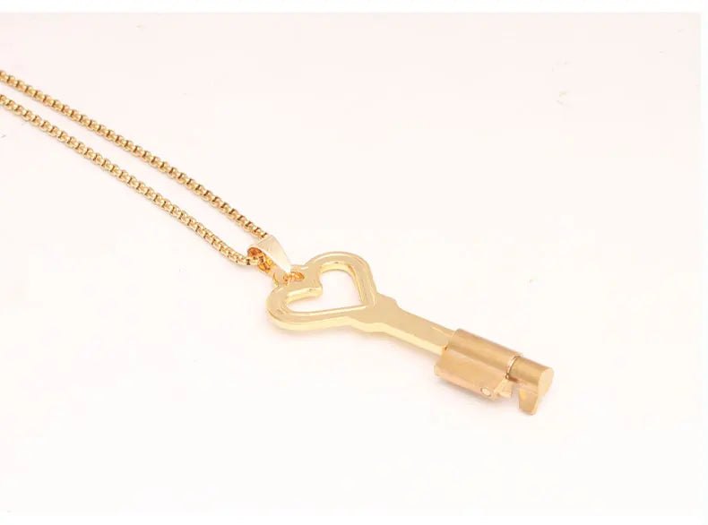 Small Chastity Key Heart Necklace - Gold