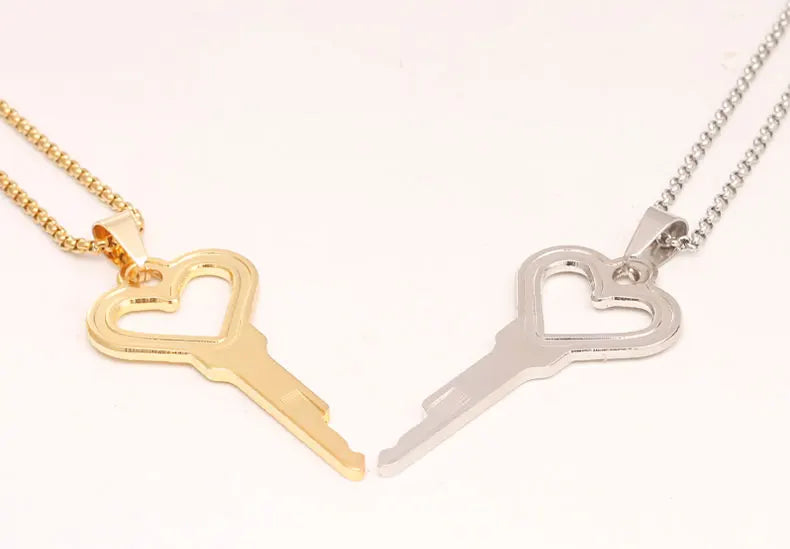 Small Chastity Key Heart Necklace - Gold